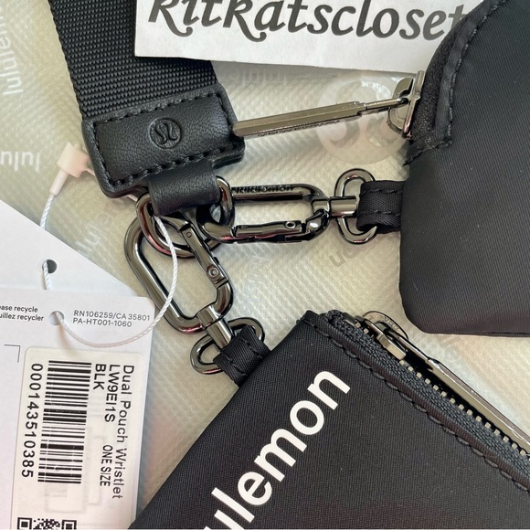🆕 BLACK/GUNMETAL - NWT lululemon dual pouch wristlet - Picture 4 of 6